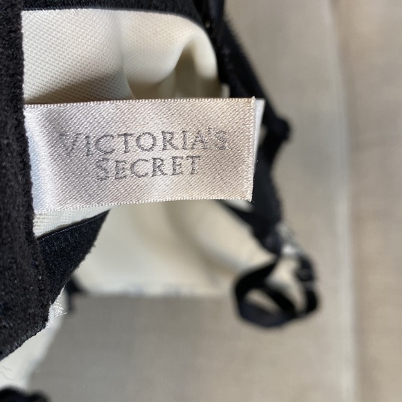 Victoria's Secret Dream Angels Lined Demi Black White Floral Wire Bra 36DD - Picture 9 of 11